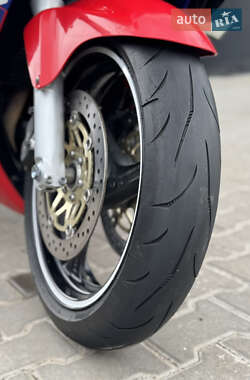 Спортбайк Honda CBR 600F 2000 в 