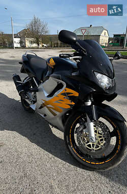 Спортбайк Honda CBR 600F 2000 в 
