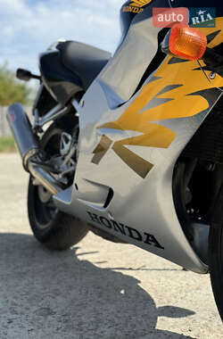 Мотоцикл Спорт-туризм Honda CBR 600F 2000 в 