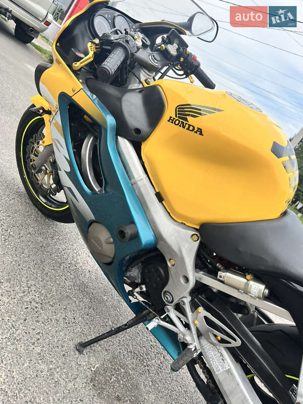 Спортбайк Honda CBR 600F 1999 в Києві