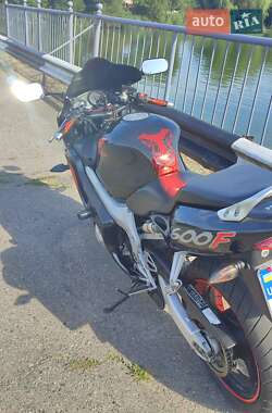 Мотоцикл Спорт-туризм Honda CBR 600F 2000 в 