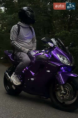 Спортбайк Honda CBR 600F 2001 в 