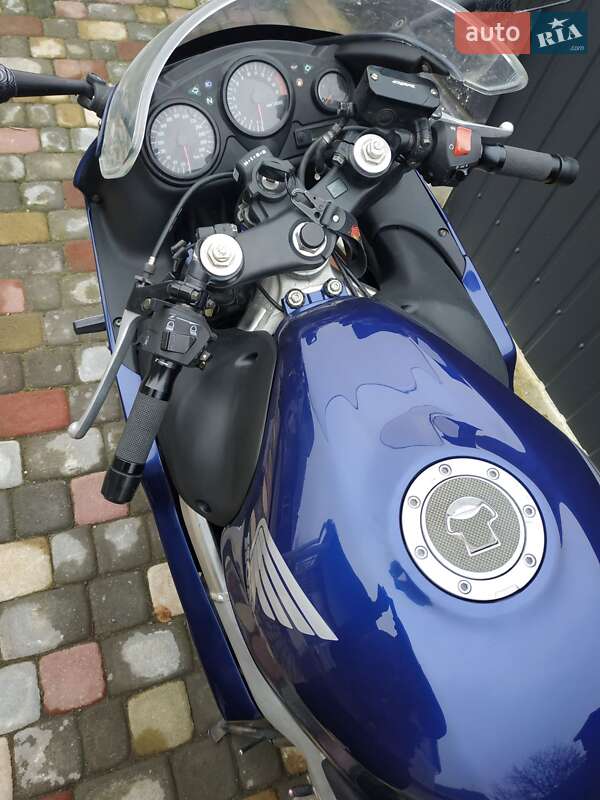 Спортбайк Honda CBR 600F 2000 в Острозі фото 3 Спортбайк Honda CBR 600F 2000 в Острозі