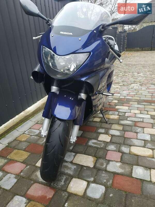 Спортбайк Honda CBR 600F 2000 в Острозі фото 5 Спортбайк Honda CBR 600F 2000 в Острозі