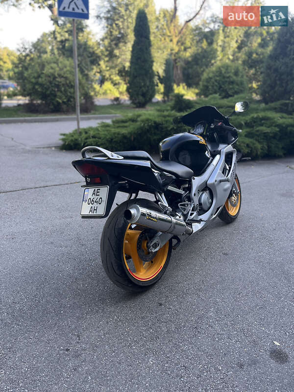 Спортбайк Honda CBR 600F 1999 в Павлограді фото 4 Спортбайк Honda CBR 600F 1999 в Павлограді