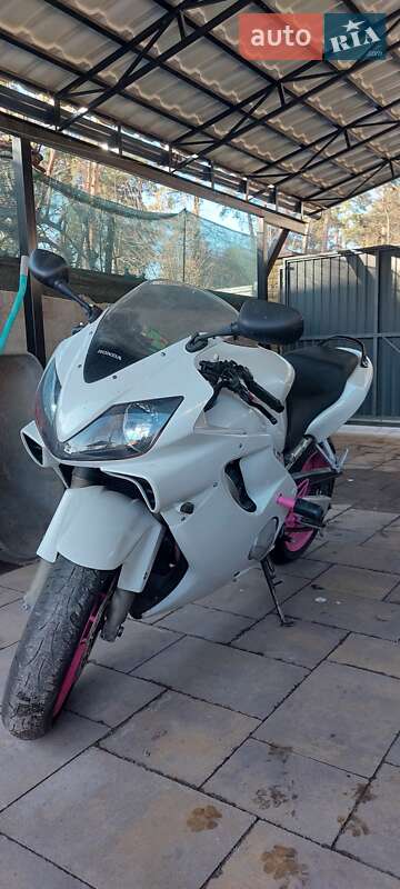 Спортбайк Honda CBR 600F 2001 в Киеве