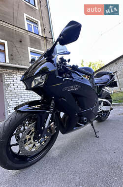 Спортбайк Honda CBR 600RR 2013 в 