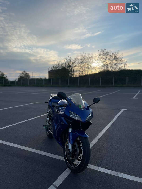 Спортбайк Honda CBR 600RR 2003 в 