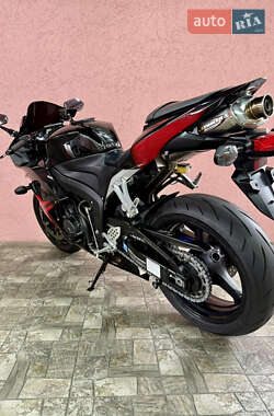 Мотоцикл Спорт-туризм Honda CBR 600RR 2010 в 