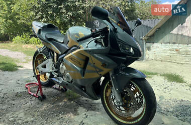 Спортбайк Honda CBR 600RR 2003 в 