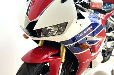 Спортбайк Honda CBR 600RR 2013 в  фото 14 Спортбайк Honda CBR 600RR 2013 в