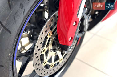 Спортбайк Honda CBR 600RR 2013 в  фото 16 Спортбайк Honda CBR 600RR 2013 в