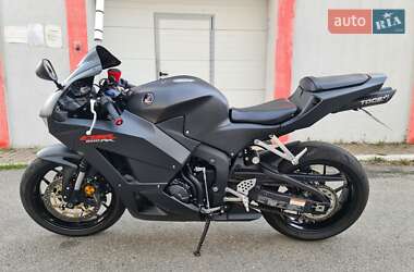 Спортбайк Honda CBR 600RR 2018 в  фото 5 Спортбайк Honda CBR 600RR 2018 в
