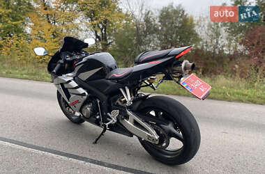 Спортбайк Honda CBR 600RR 2005 в  фото 4 Спортбайк Honda CBR 600RR 2005 в