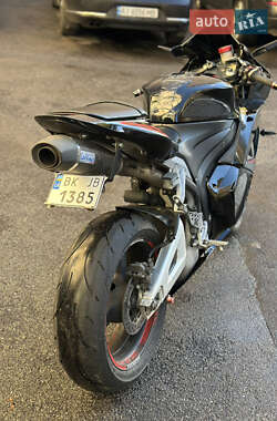 Спортбайк Honda CBR 600RR 2012 в  фото 4 Спортбайк Honda CBR 600RR 2012 в