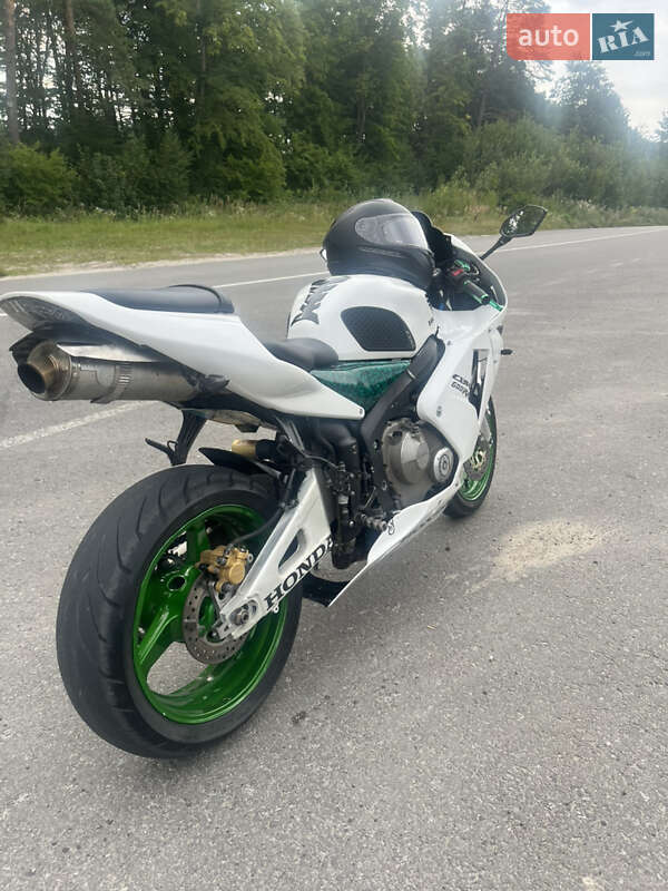 Спортбайк Honda CBR 600RR 2004 в Золочеві фото 7 Спортбайк Honda CBR 600RR 2004 в Золочеві