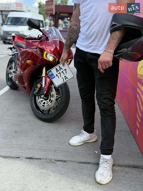 Спортбайк Honda CBR 600RR 2023 в Киеве