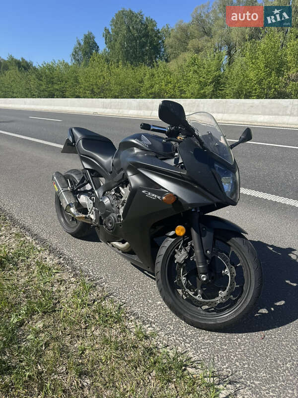 Спортбайк Honda CBR 650F 2015 в Киеве фото 6 Спортбайк Honda CBR 650F 2015 в Киеве