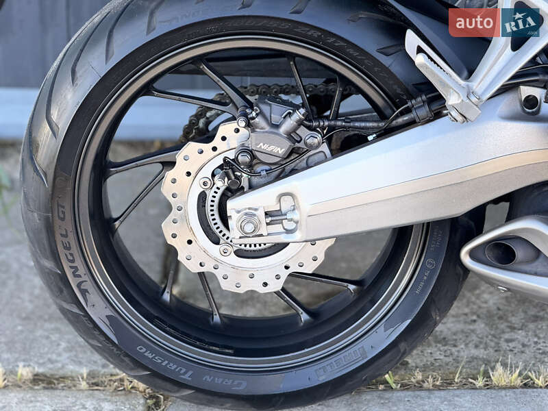 Спортбайк Honda CBR 650F 2015 в Львові фото 9 Спортбайк Honda CBR 650F 2015 в Львові