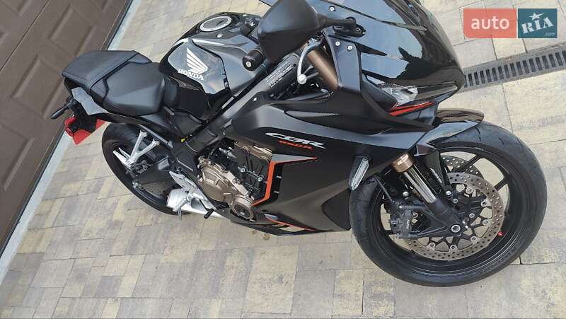 Спортбайк Honda CBR 650R 2021 в Тернополе фото 25 Спортбайк Honda CBR 650R 2021 в Тернополе