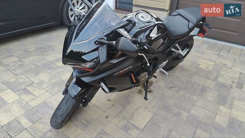 Спортбайк Honda CBR 650R 2021 в Тернополе фото 27 Спортбайк Honda CBR 650R 2021 в Тернополе
