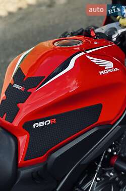 Спортбайк Honda CBR 650R 2022 в 