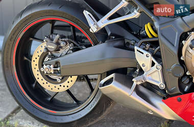 Спортбайк Honda CBR 650R 2019 в 