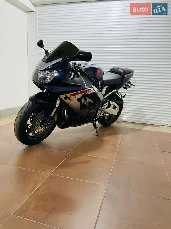 Спортбайк Honda CBR 929RR 2001 в Киеве