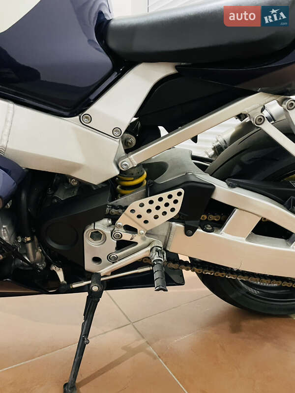 Спортбайк Honda CBR 929RR 2001 в Киеве