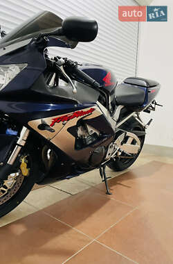 Спортбайк Honda CBR 929RR 2002 в 