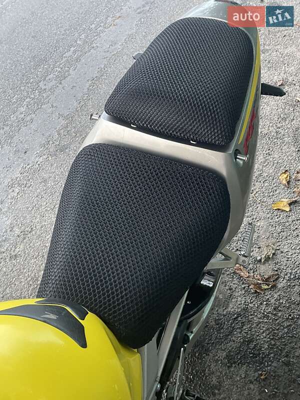 Спортбайк Honda CBR 929RR 2001 в Жмеринке фото 11 Спортбайк Honda CBR 929RR 2001 в Жмеринке