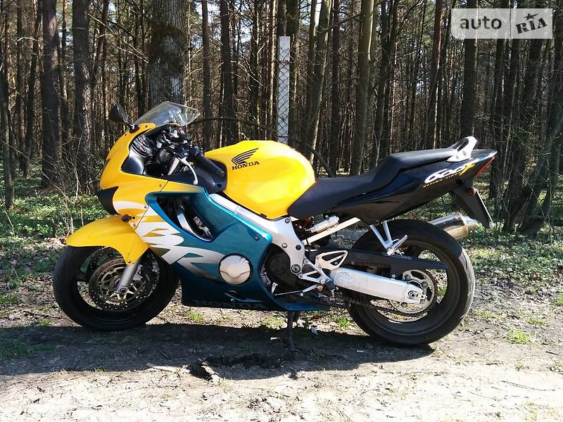 Спортбайк Honda CBR 1999 в Львові