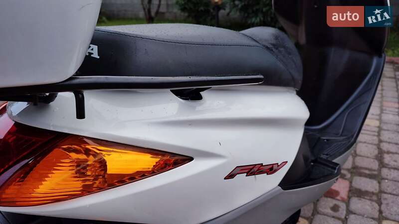 Скутер Honda CHS 125 2014 в Ровно