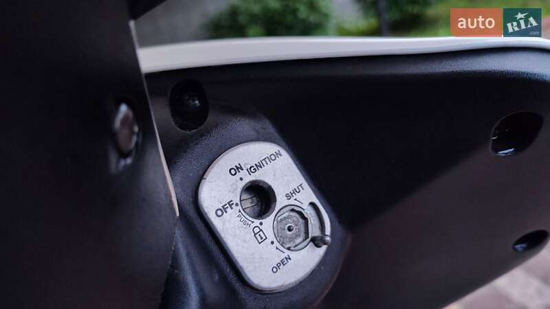 Скутер Honda CHS 125 2014 в Ровно