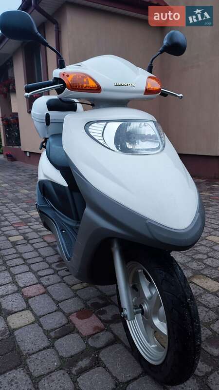 Скутер Honda CHS 125 2014 в Ровно