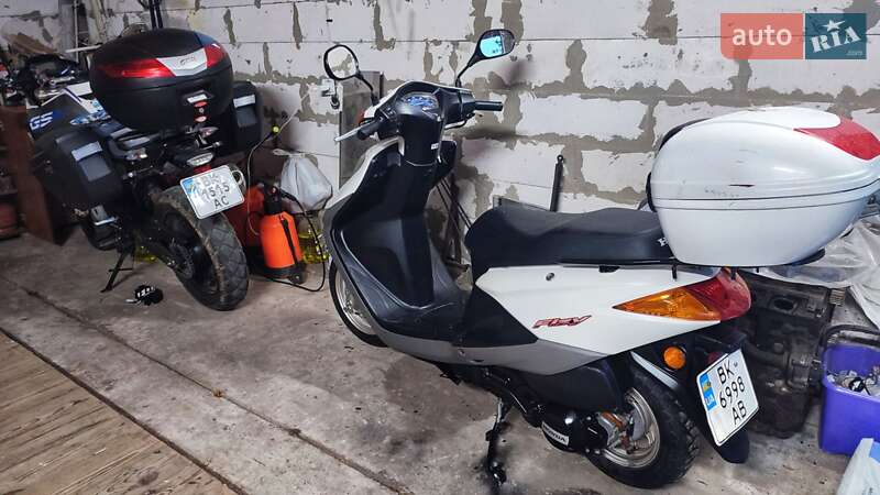 Скутер Honda CHS 125 2014 в Ровно