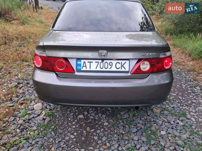 Седан Honda City 2006 в Долині