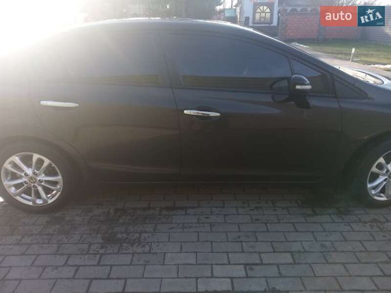 Седан Honda Civic 2013 в Радивилове