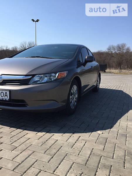 Седан Honda Civic 2012 в Волновахе