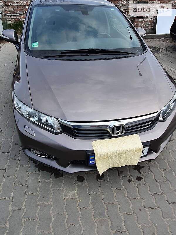 Седан Honda Civic 2012 в Львові