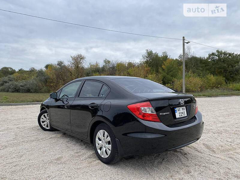 Седан Honda Civic 2012 в Днепре