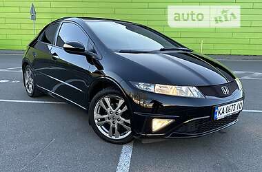 Хэтчбек Honda Civic 2010 в 