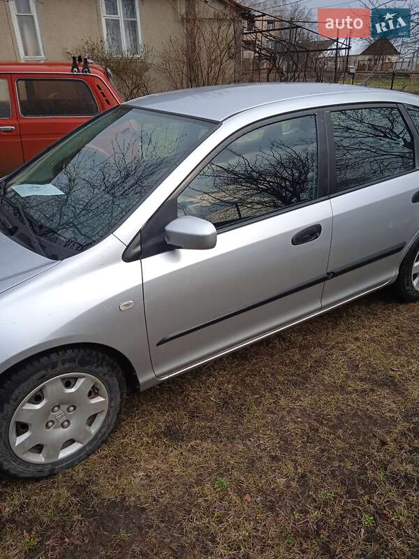 Хетчбек Honda Civic 2003 в Хотині фото 5 Хетчбек Honda Civic 2003 в Хотині