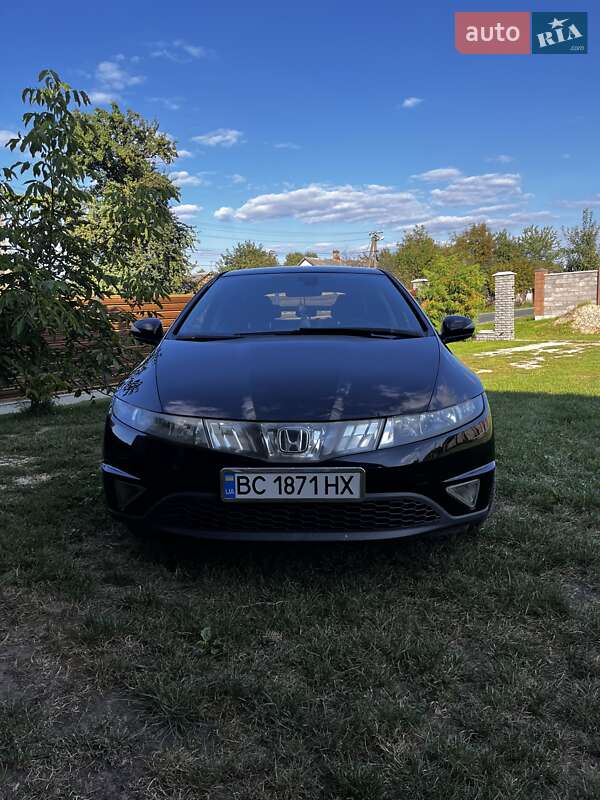 Хэтчбек Honda Civic 2007 в Львове