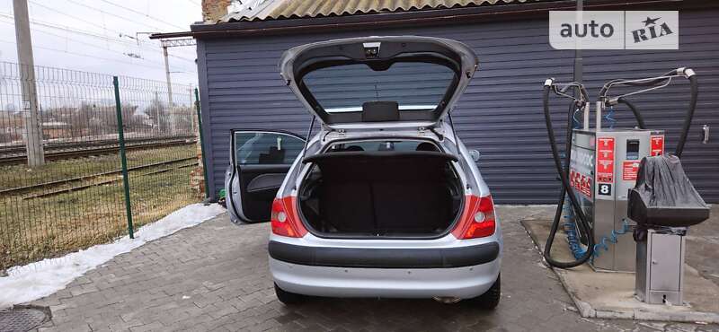 Хэтчбек Honda Civic 2001 в Звягеле