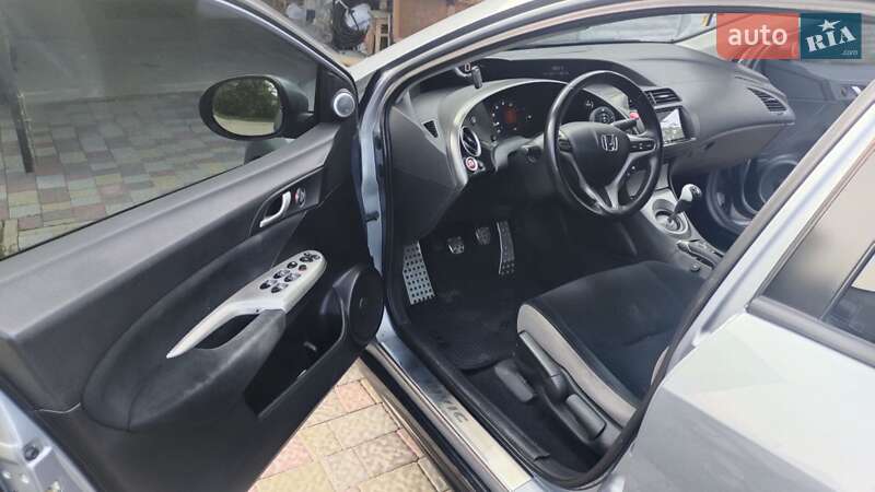 Хэтчбек Honda Civic 2008 в Харькове