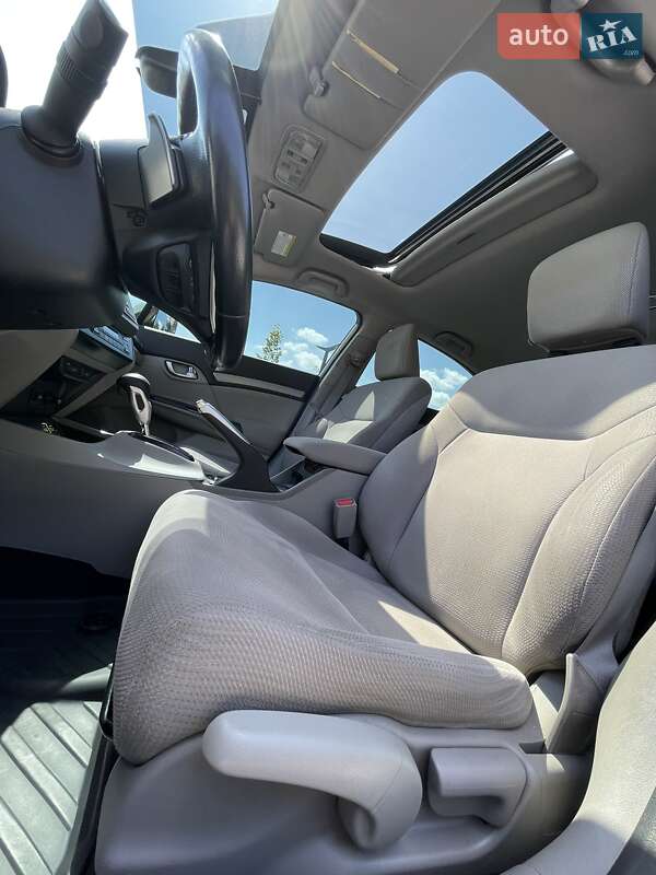 Седан Honda Civic 2012 в Львові