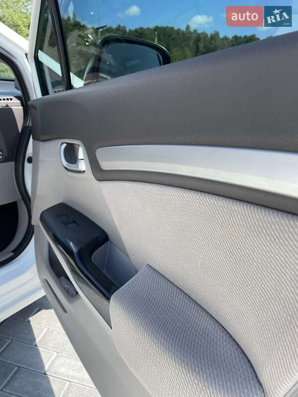 Седан Honda Civic 2012 в Львові