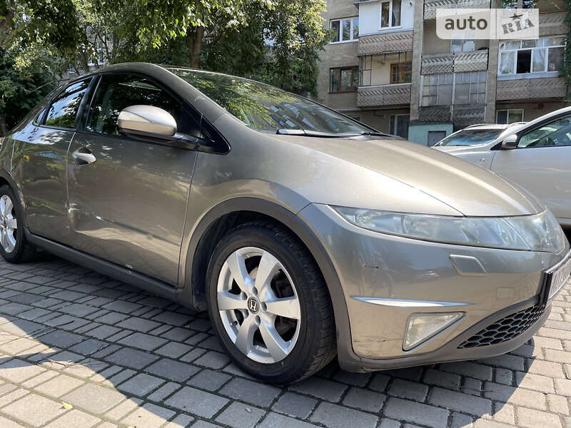 Хетчбек Honda Civic 2007 в Ужгороді