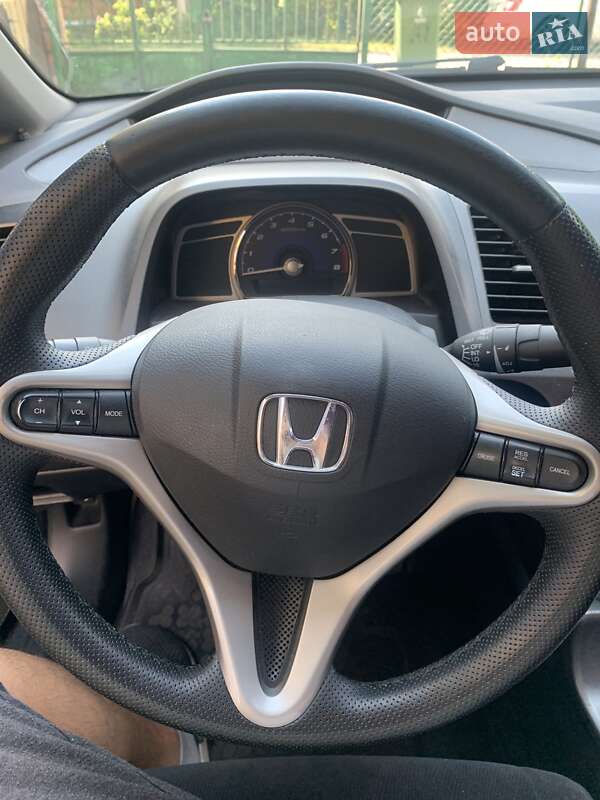 Седан Honda Civic 2007 в Львове